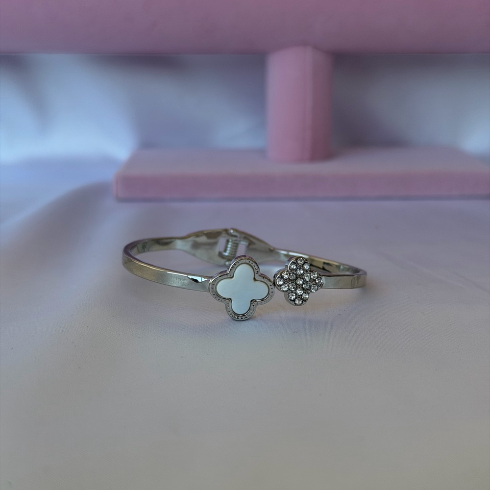 Atterri, Elegant Gold and White Bracelet by Afterglow